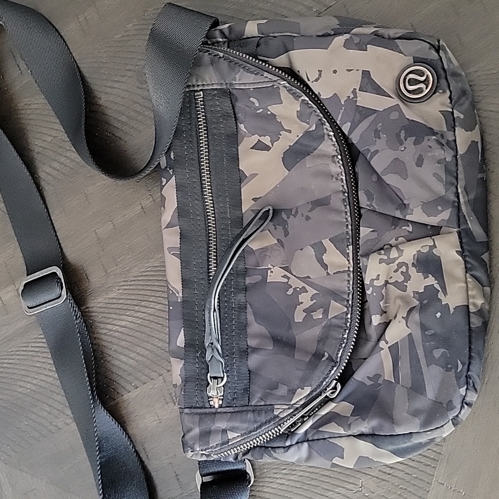 Lululemon Camo Festival Bag